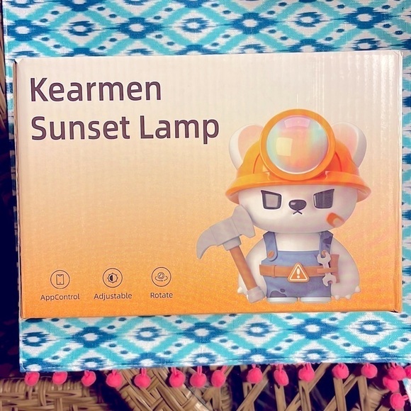 Brand New Sunset Lamp Projector Night Light with Remote & APP Control - Picture 4 of 9